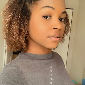 Meet your Posher, Lydia